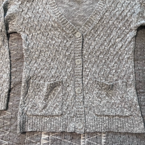 Abercrombie Kids Gray Cable-Knit Cardigan Size 13/14 - Picture 2 of 8